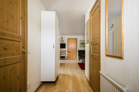 J_Skolhuset Väster.jpg